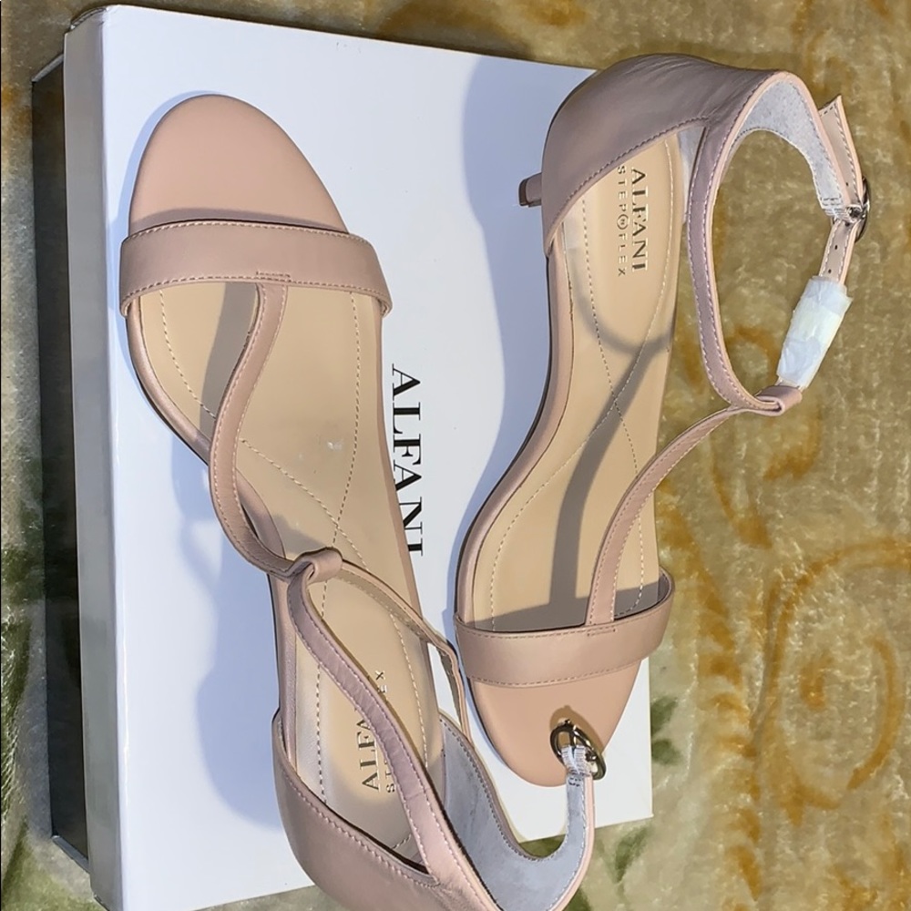 Alfanfi Step & Flex Sandals